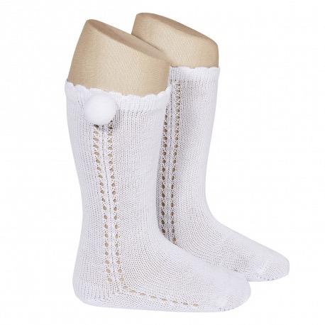 Calcetines altos perlé, calado lateral y borlón BLANCO