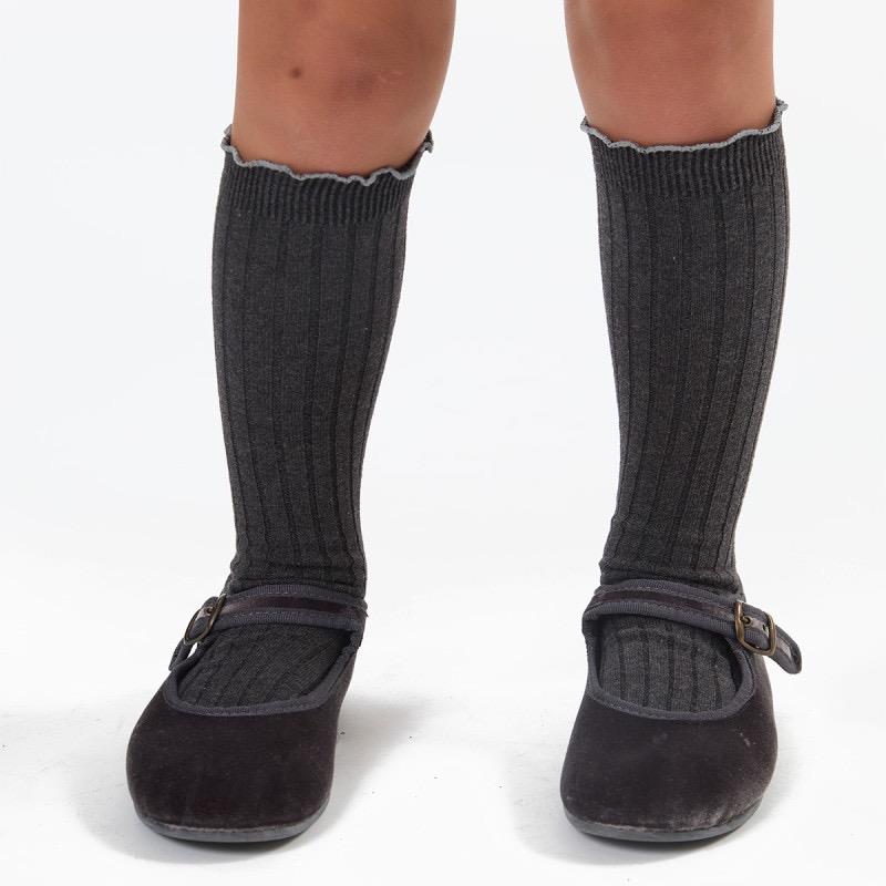 Calcetines altos canalé con curling contrastado