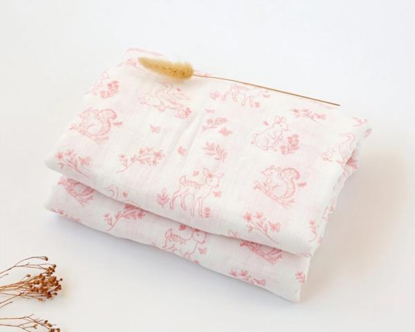 MUSELINA CON ESTAMPADO ROSA DE ANIMALITOS 120X120CM